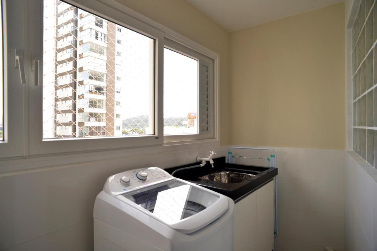 FRENTE MAR PÉ NA AREIA, na Av Atlântica Apartment Balneario Camboriu Ngoại thất bức ảnh