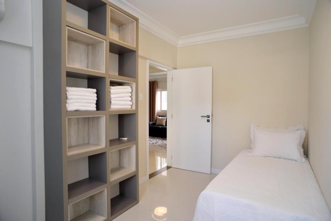 FRENTE MAR PÉ NA AREIA, na Av Atlântica Apartment Balneario Camboriu Ngoại thất bức ảnh