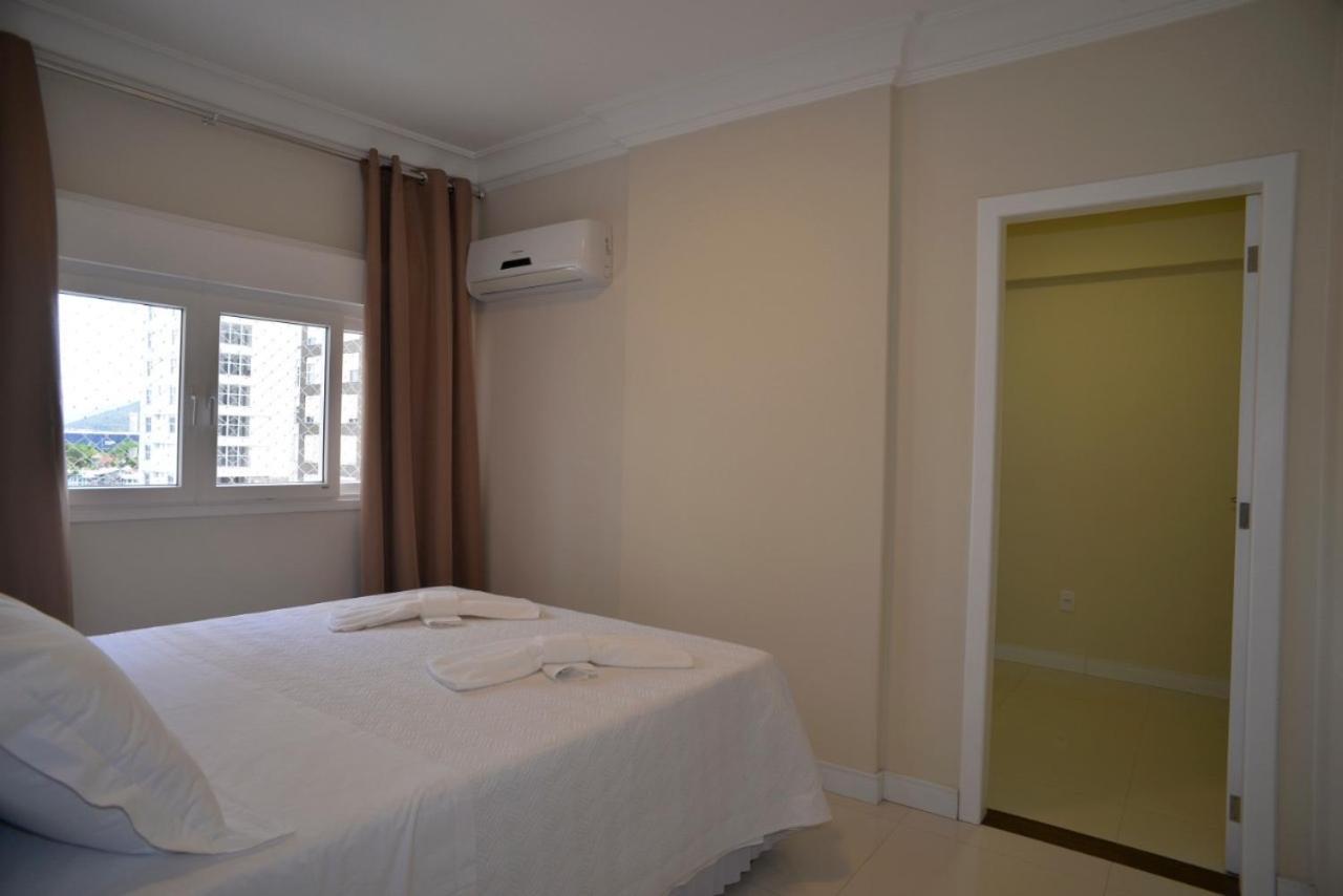 FRENTE MAR PÉ NA AREIA, na Av Atlântica Apartment Balneario Camboriu Ngoại thất bức ảnh